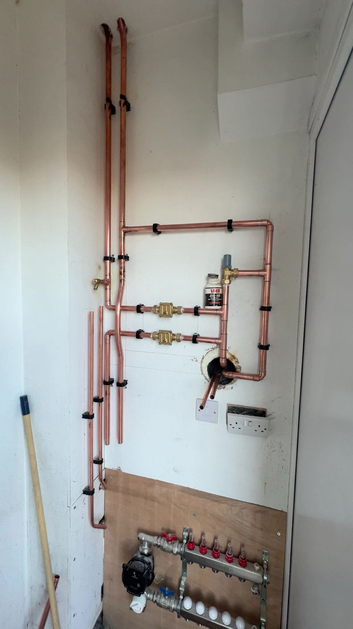 Copper pipework installation